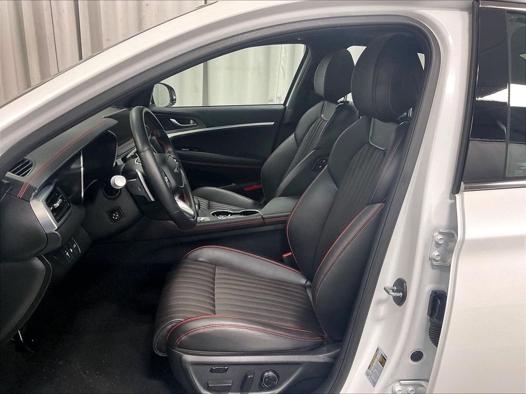 Used 2025 White Genesis 3.3T Sport Advanced image 10