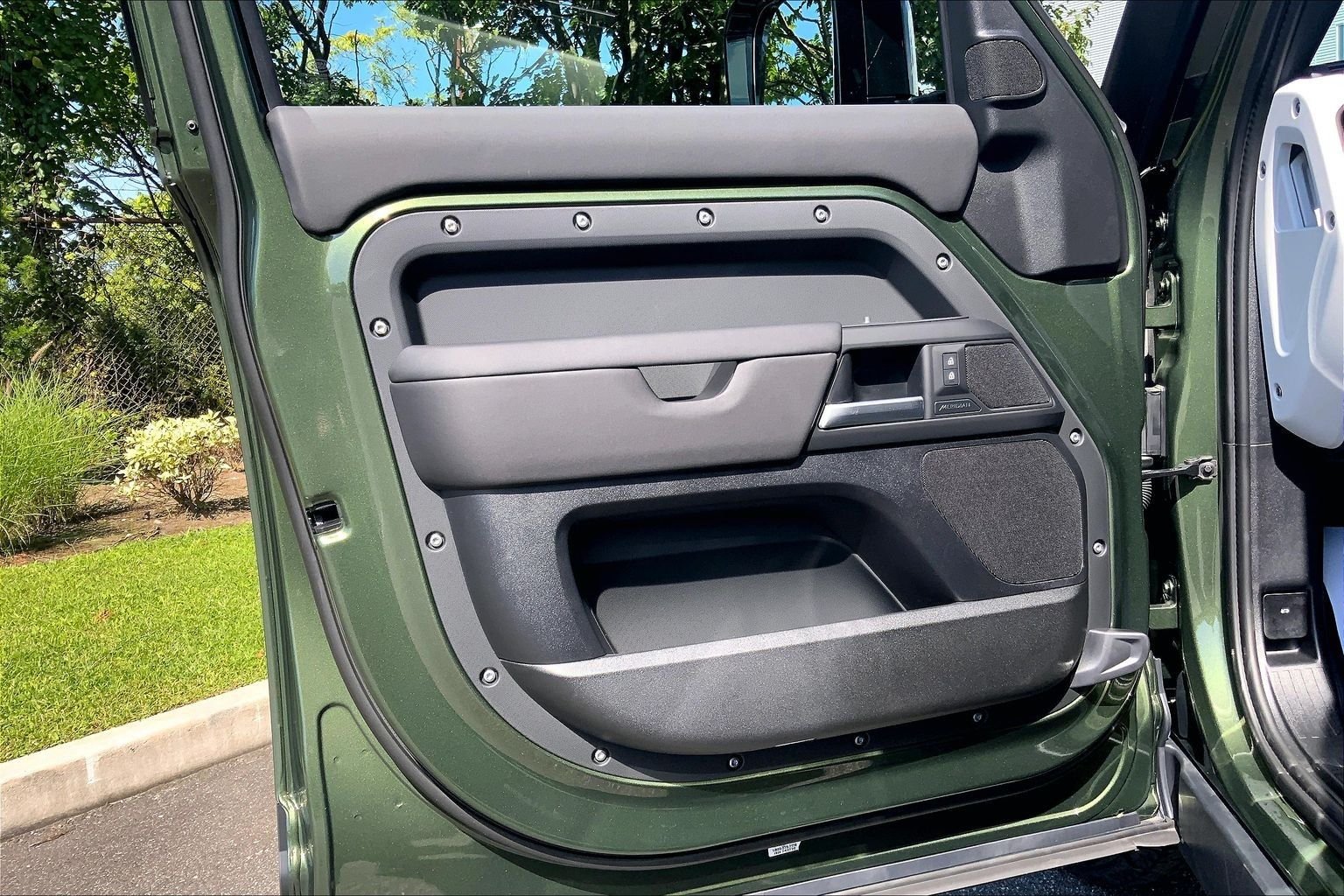 New 2026 Woolstone Green Land Rover S image 10
