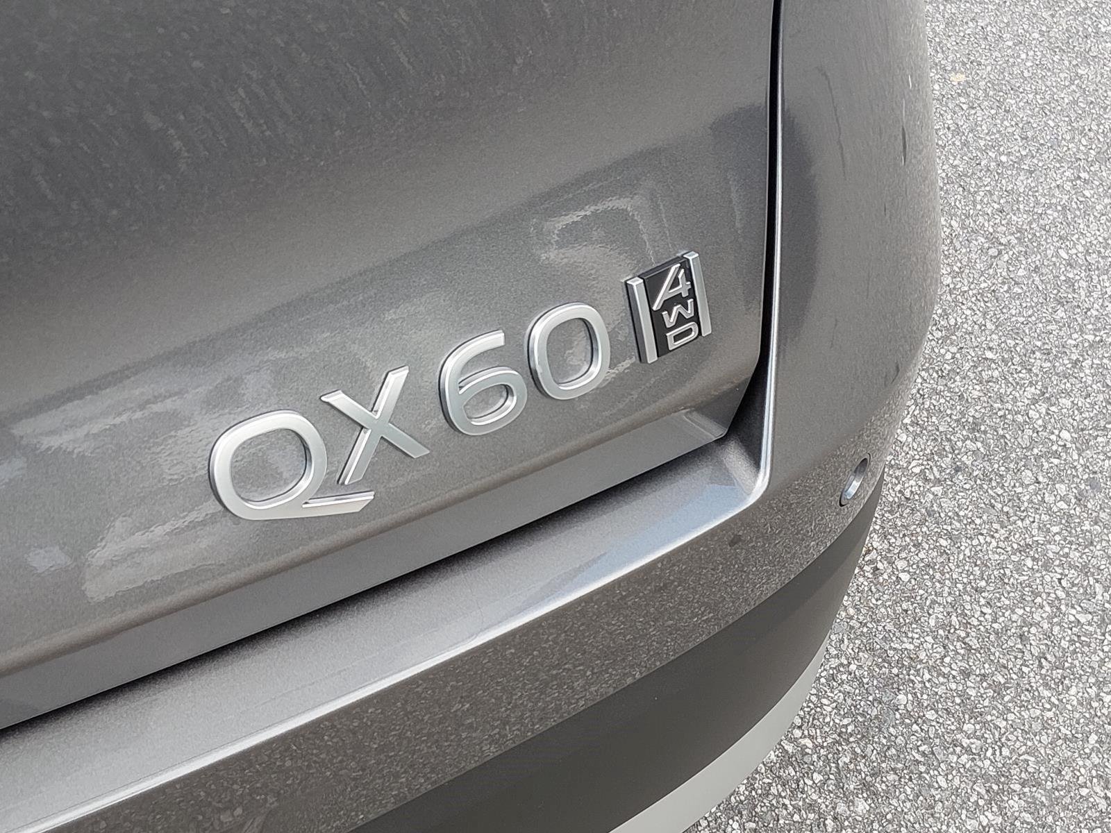 New 2027 GRAPHITE SHADOW INFINITI Luxe AWD image 18