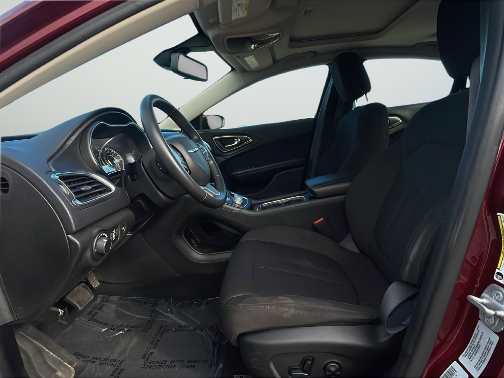 Used 2015 Red Chrysler Limited image 11