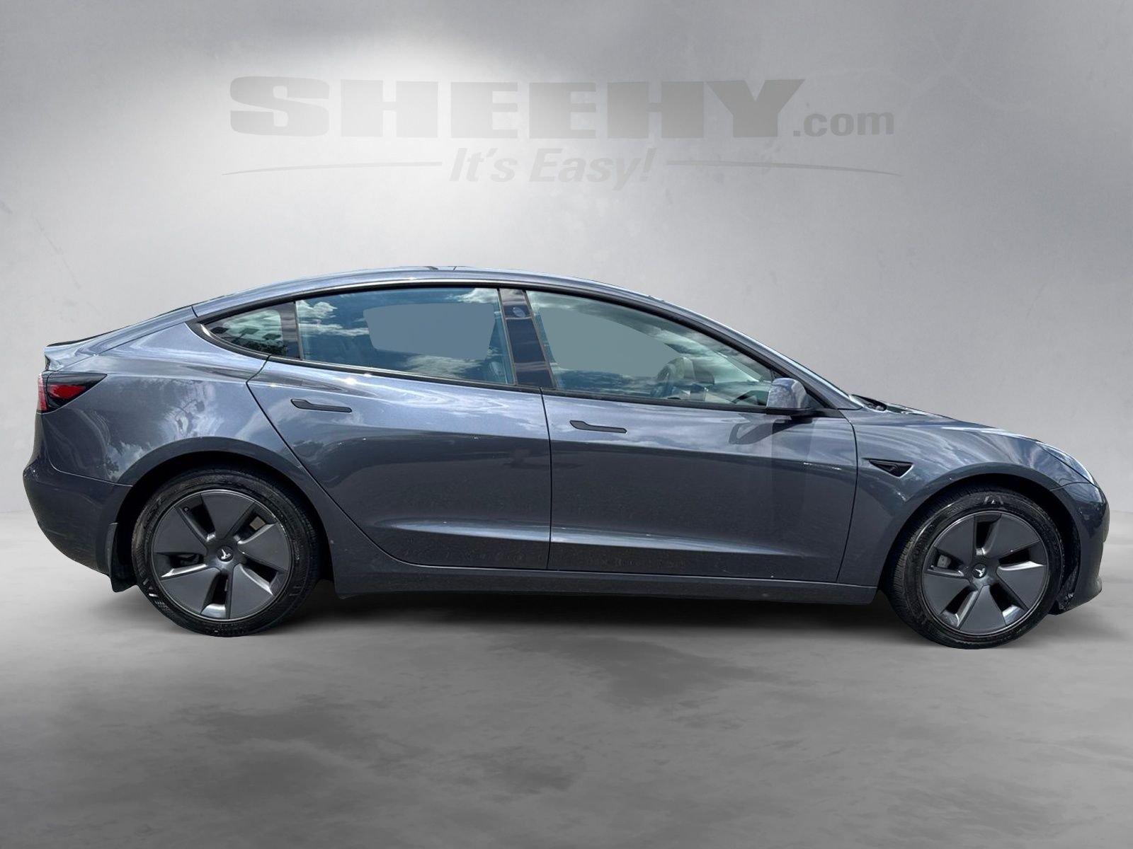 Used 2023  Tesla Base image 11