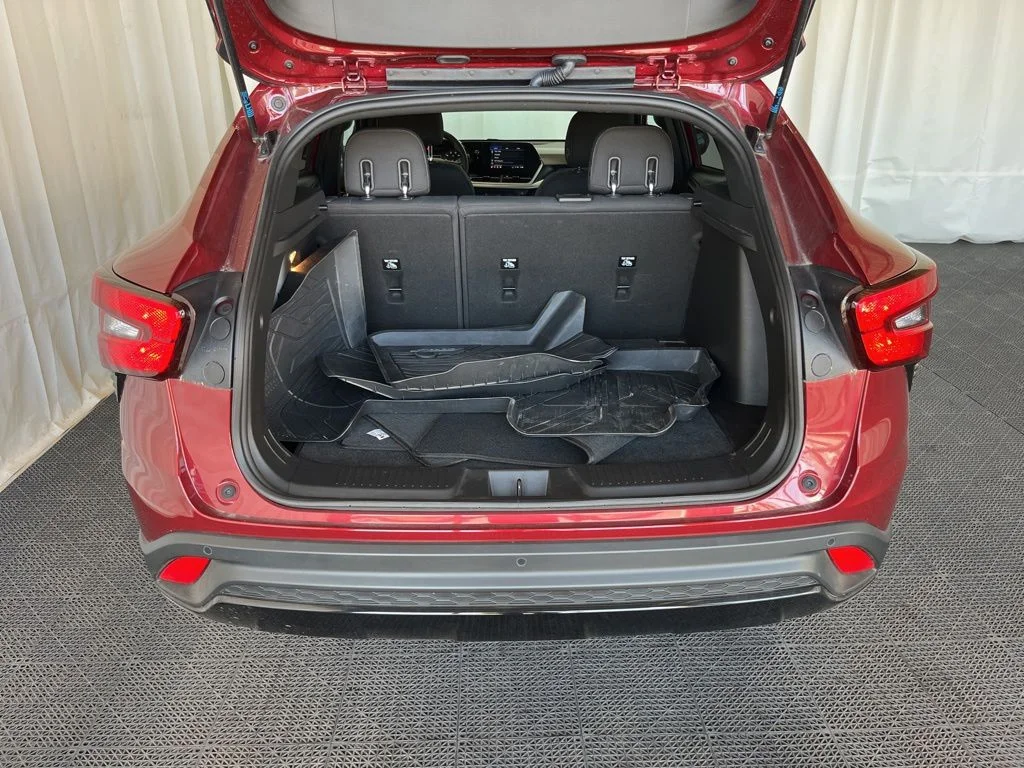 Used 2024 Red Chevrolet 1RS image 23