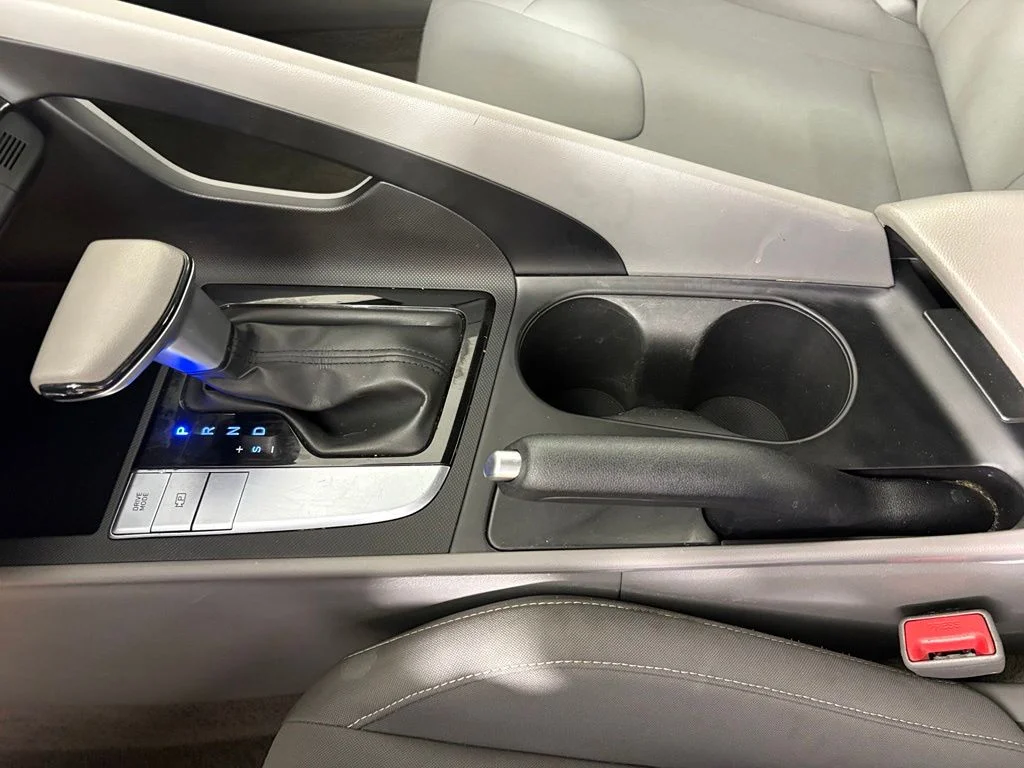 Used 2024 Gray Hyundai SEL image 31