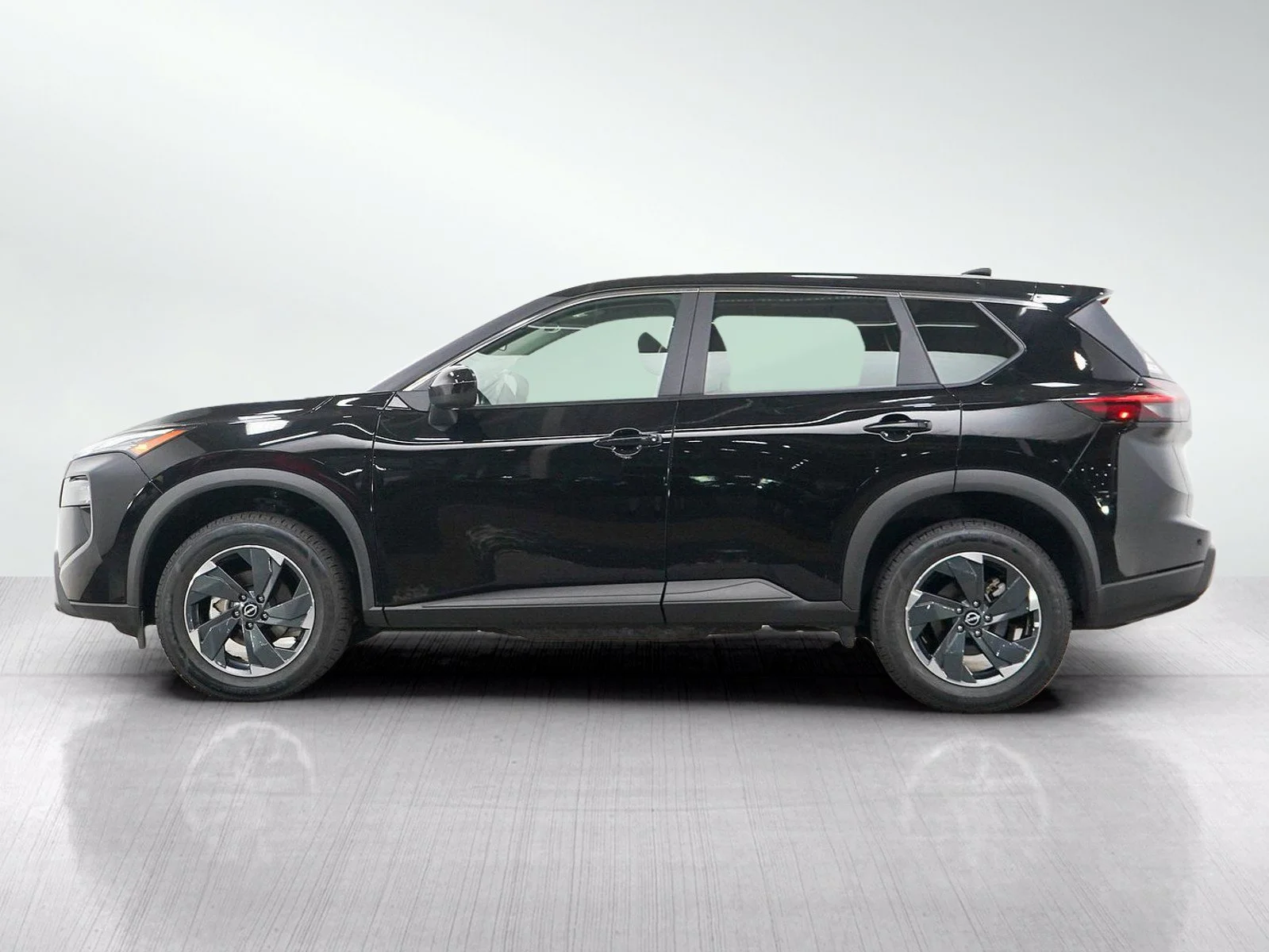 Used 2024 Nissan Rogue SV with VIN 5N1BT3BB0RC707302 for sale in Burnsville, Minnesota