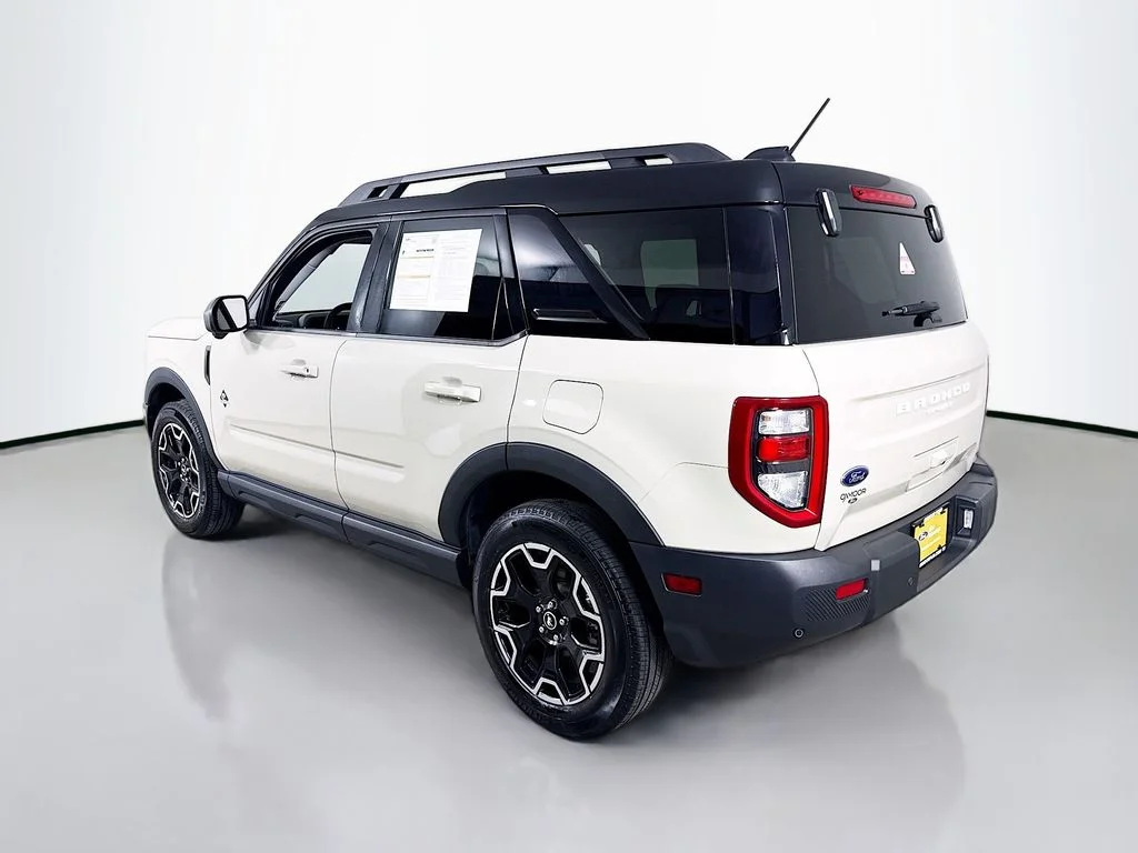 Used 2025 Desert Sand Ford Outer Banks image 10