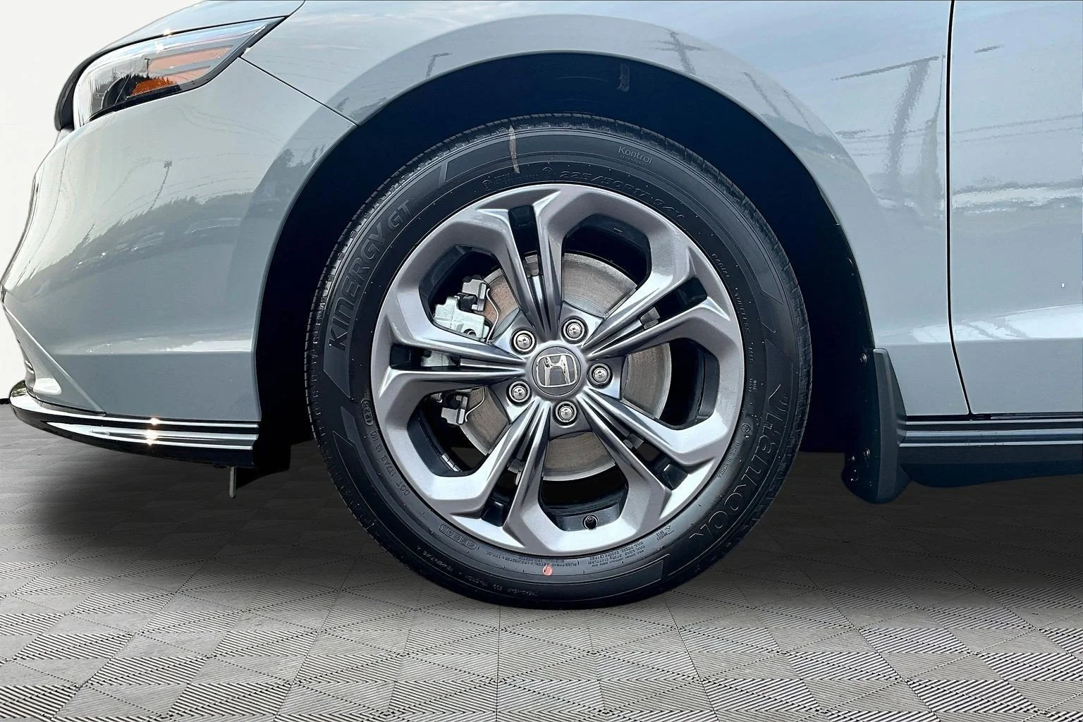 New 2026 Urban Gray Pearl Honda EX-L image 13