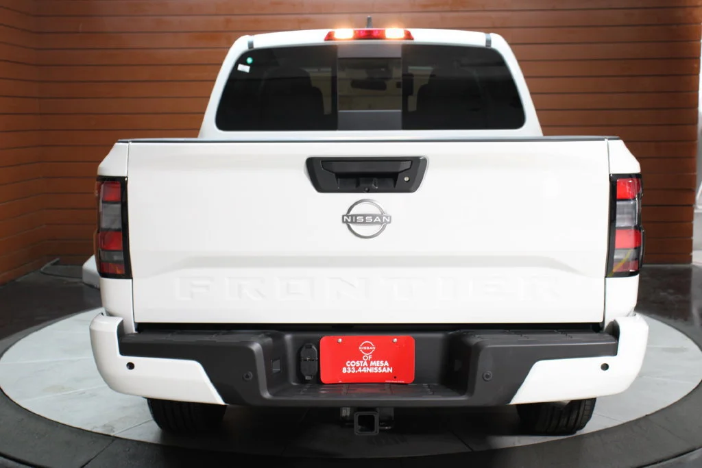New 2027 Glacier White Nissan Crew Cab SV image 2