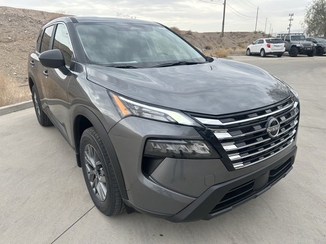 2026 Nissan Rogue S photo 3