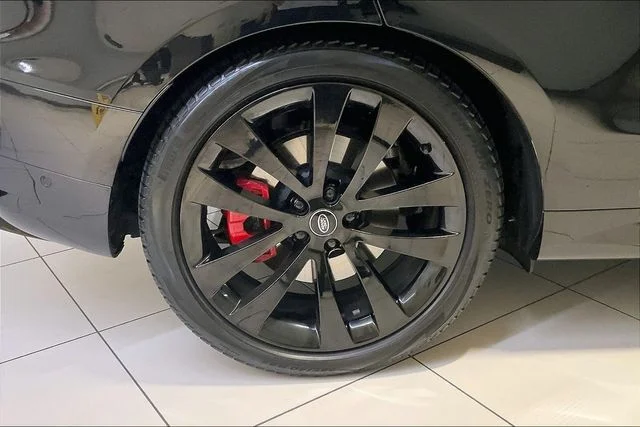 Used 2023 Black Land Rover First Edition image 8