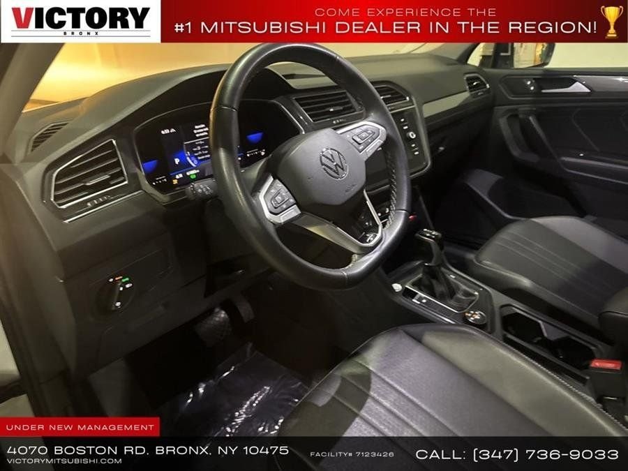 Used 2023 White Volkswagen 2.0T SE image 32