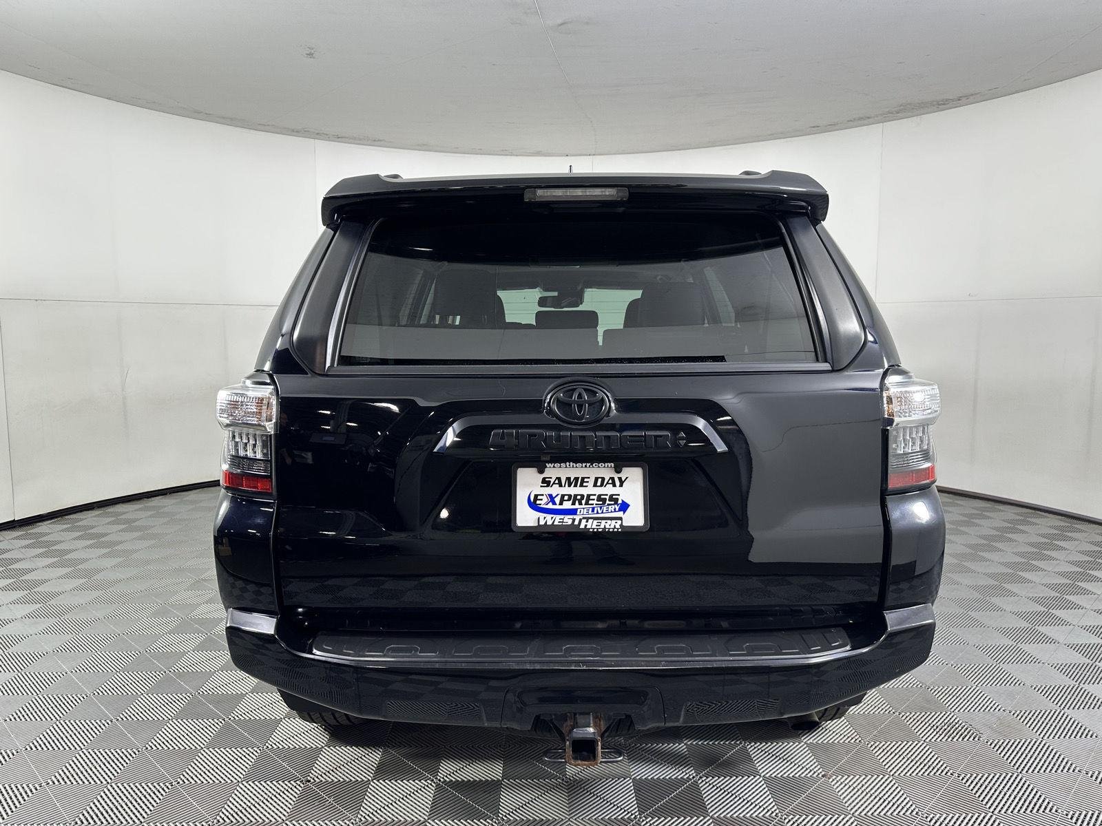 Used 2021 Midnight Black Metallic Toyota SR5 Premium image 5