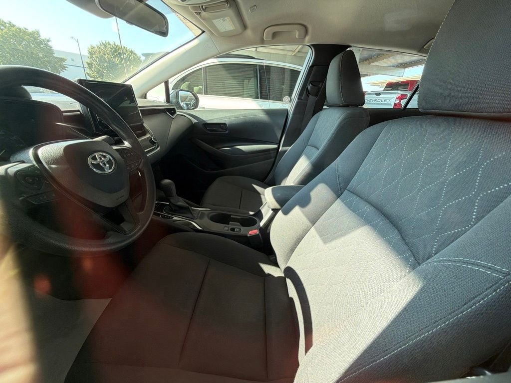 Used 2025  Toyota LE image 8