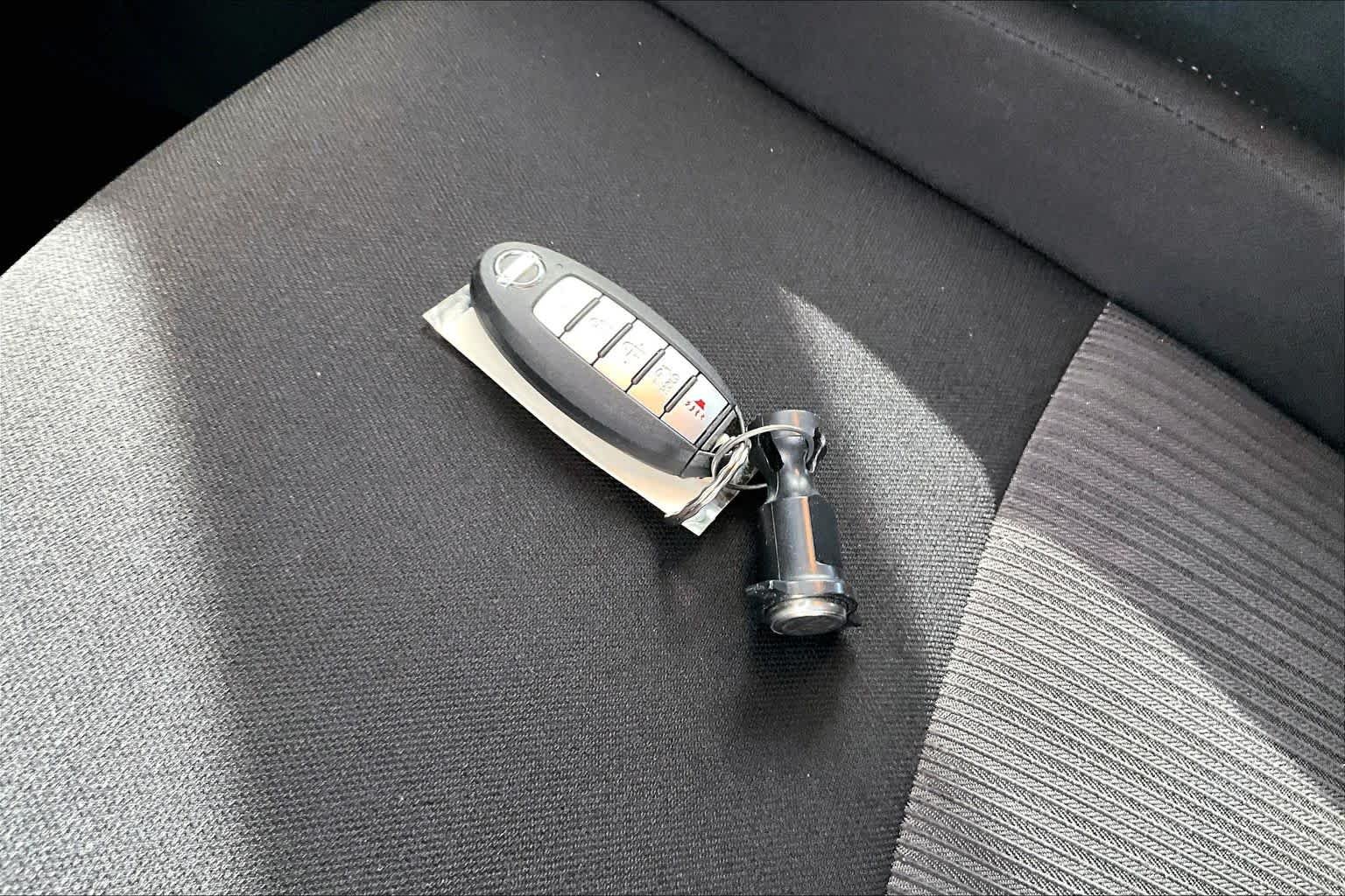 Certified Used 2021 Fresh Powder Nissan SV image 14