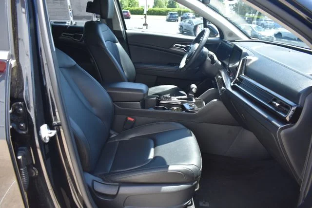 Used 2023 Black Kia EX image 18