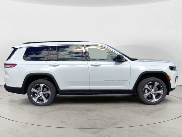 New 2026 Bright White Clearcoat Jeep L LIMITED 4X4 image 7