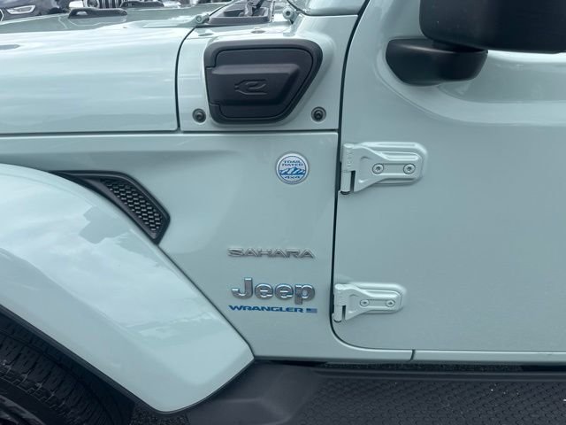 Used 2023  Jeep Sahara 4xe image 10