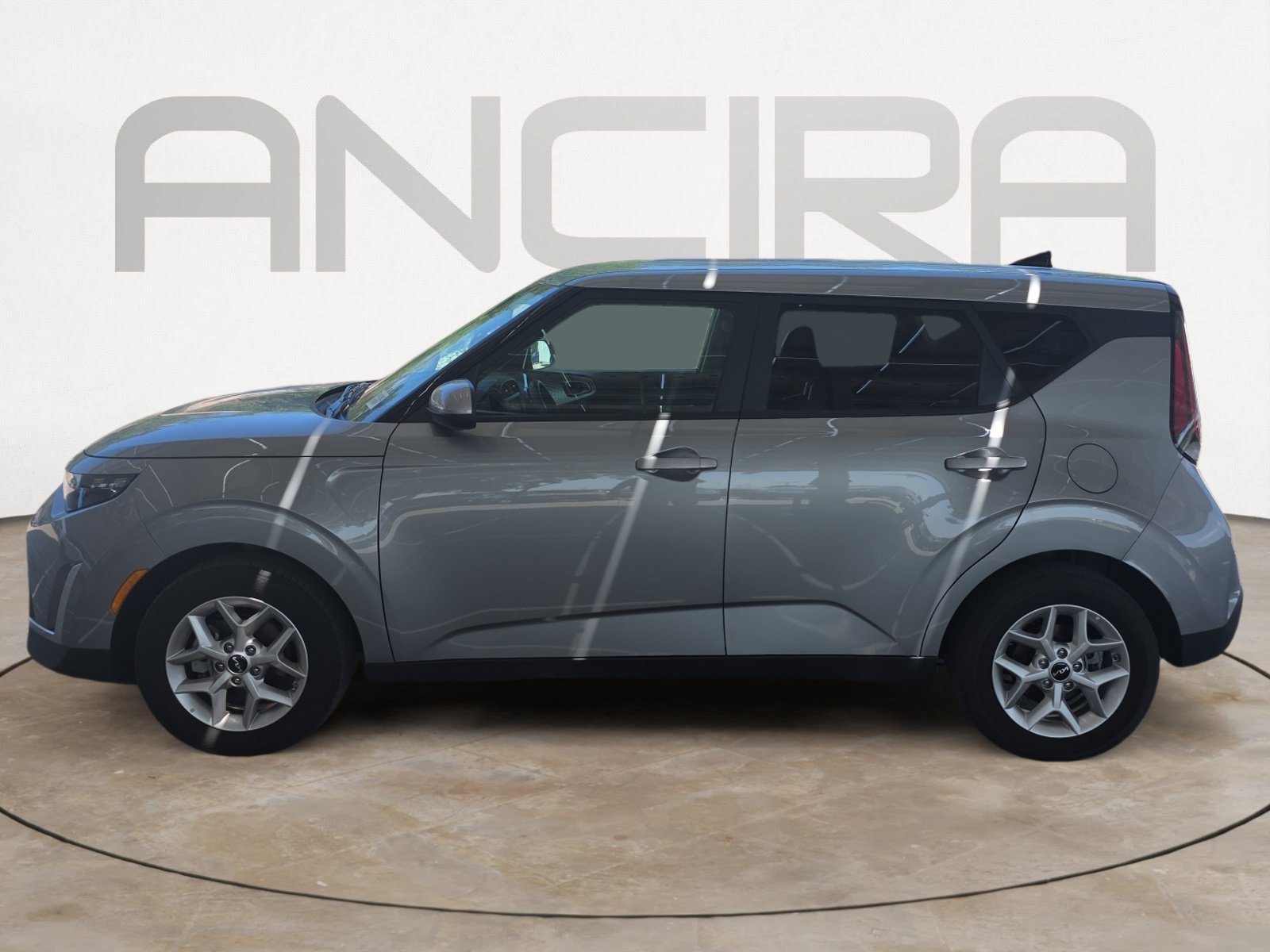 Certified Used 2025 Steel Gray Kia LX image 5
