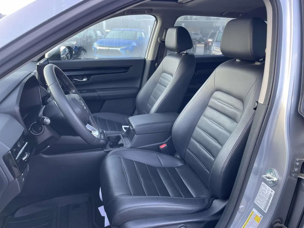 Used 2024 Lunar Silver Metallic Honda EX-L image 8