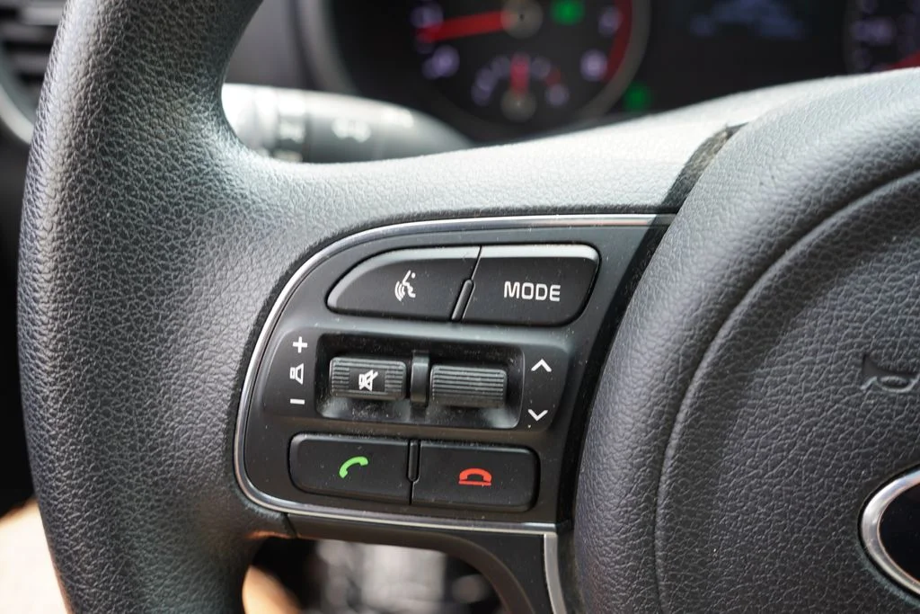 Certified Used 2017 Pacific Blue Kia LX image 31
