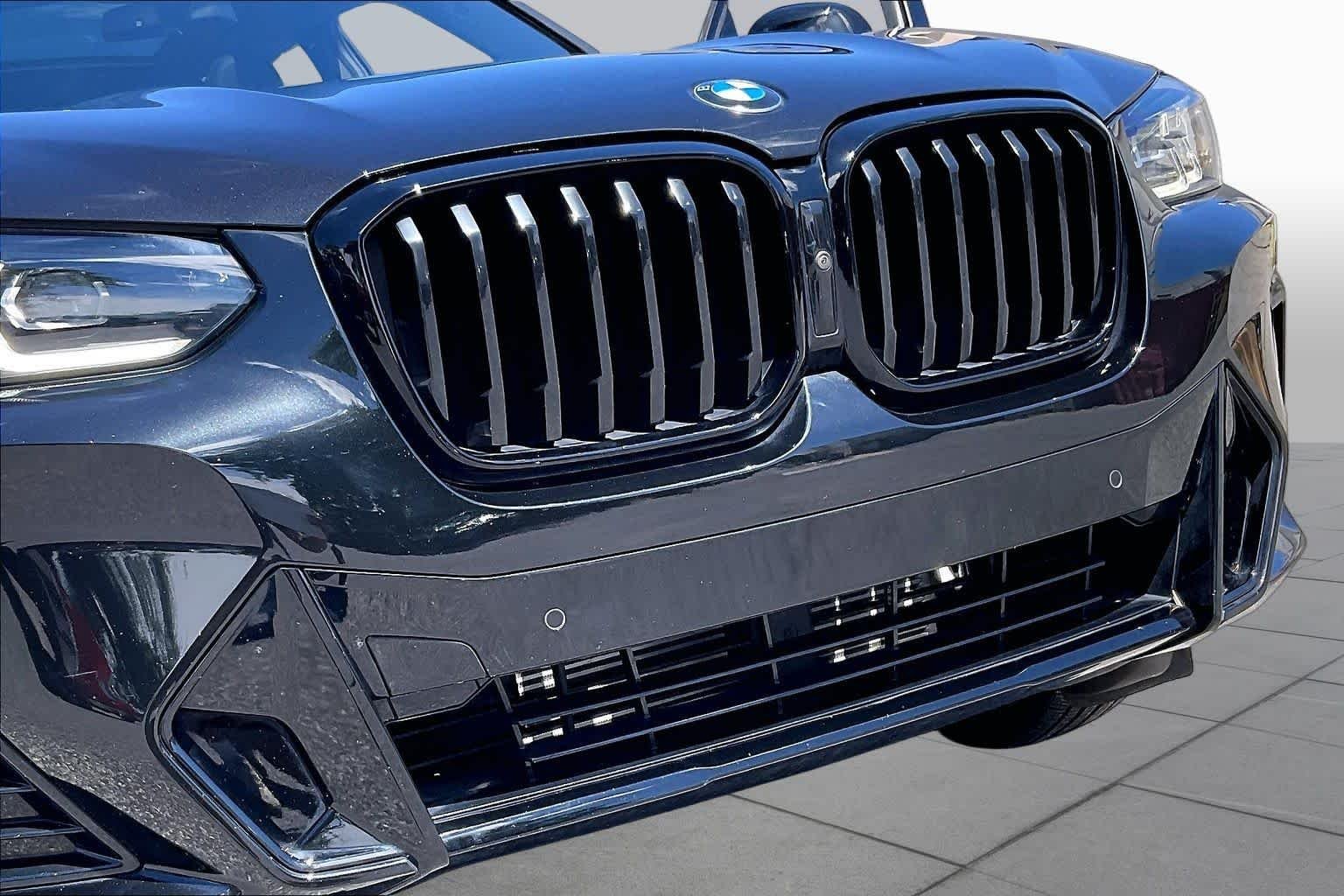 Used 2024 Black Sapphire Metallic BMW xDrive30i image 31