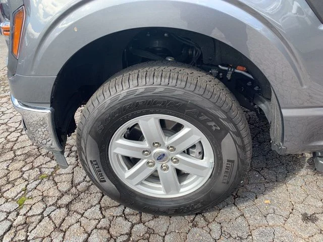New 2025 Gray Ford XL image 38