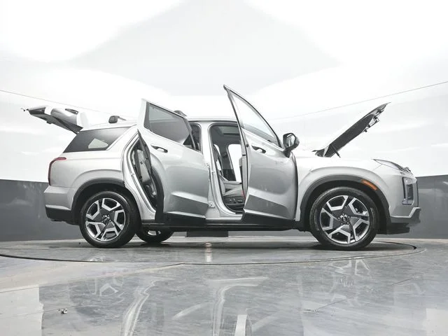 Used 2024 Silver Hyundai SEL image 31