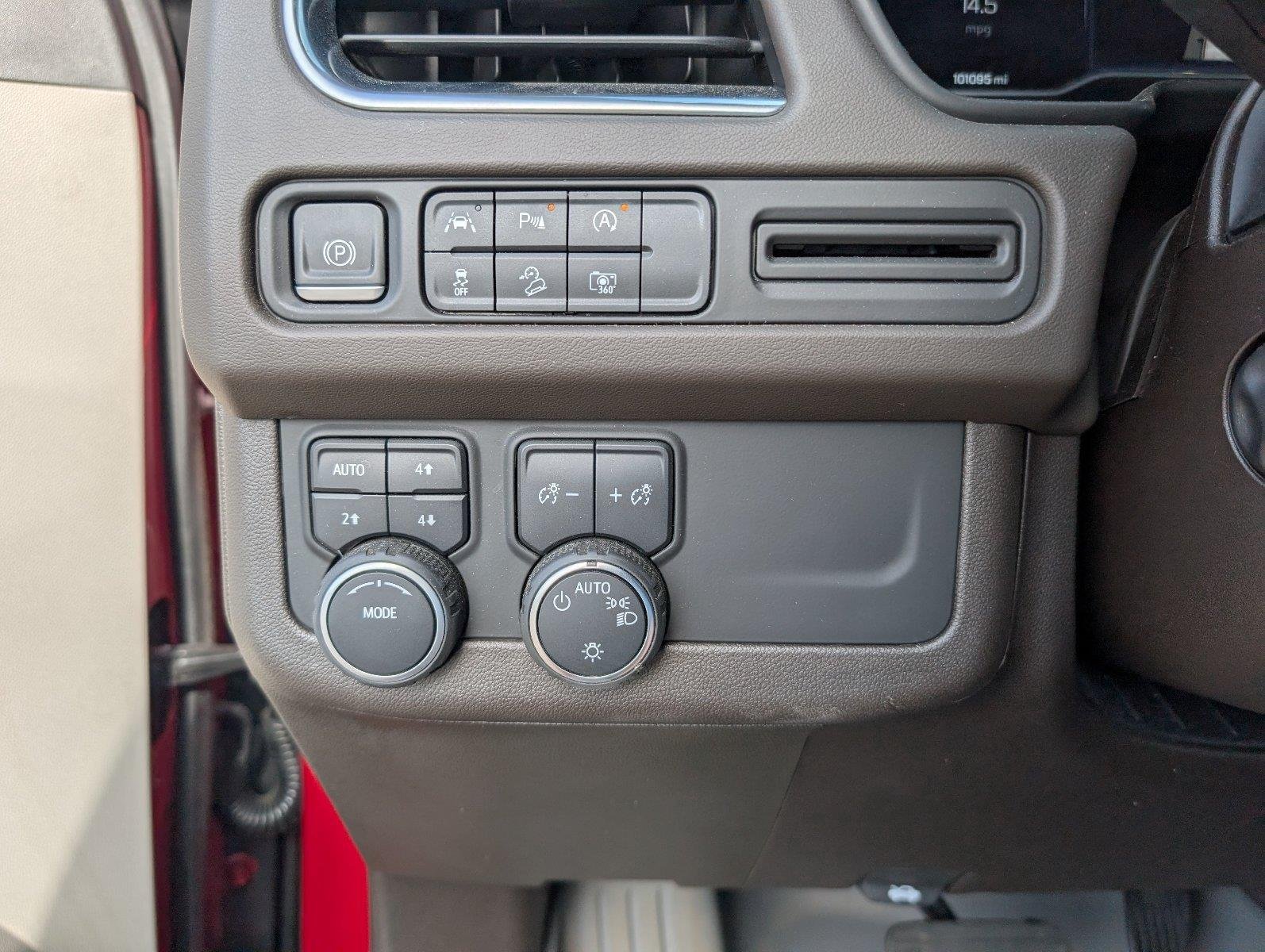 Used 2023 RADIANT RED TINTCOAT Chevrolet Z71 image 28