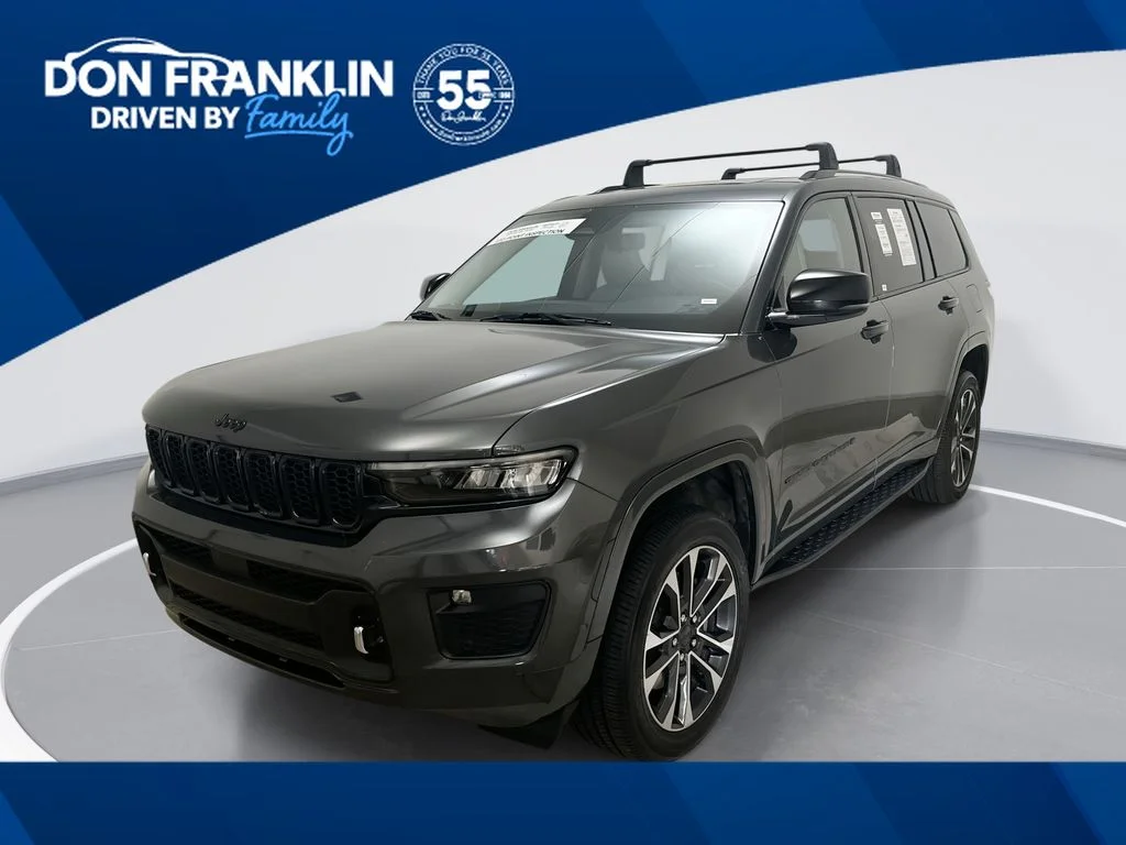 Used 2022 Gray Jeep Overland image 1