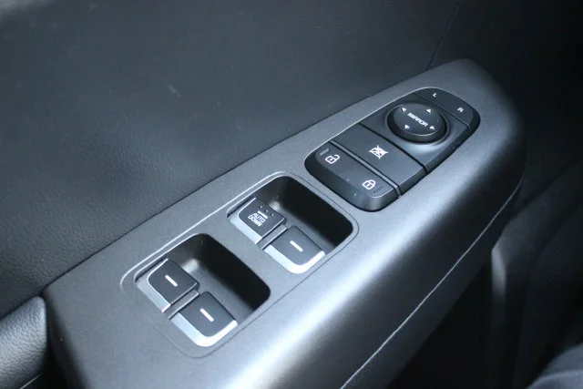 Used 2019 White Kia LX image 18