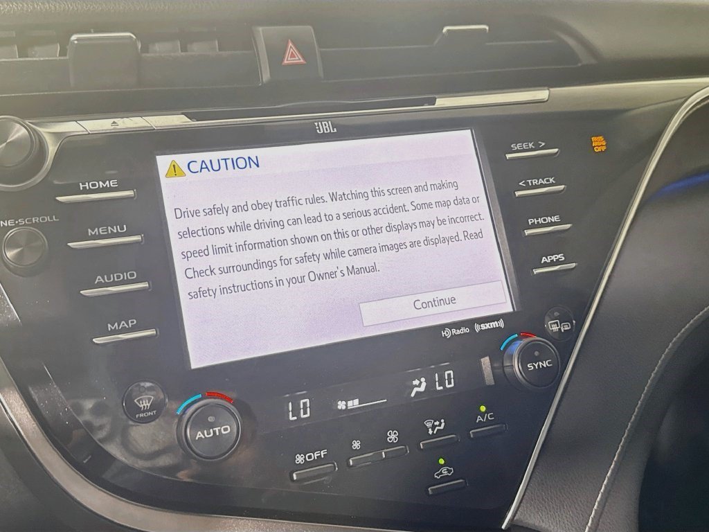 Used 2018 Wind Chill Pearl Toyota XSE V6 image 14