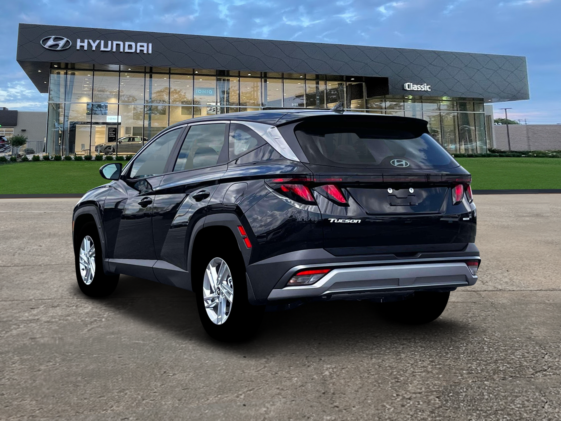 Used 2026 Phantom Black Pearl Hyundai SE image 5