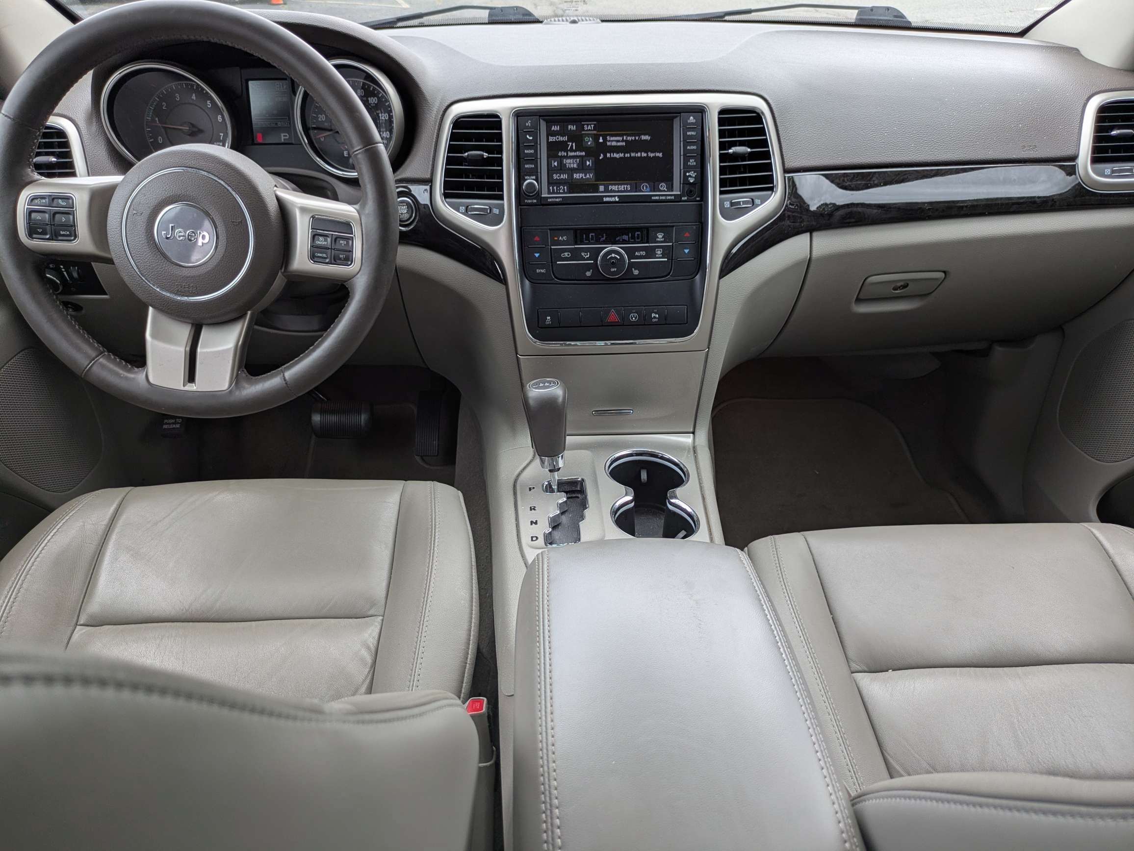 Used 2013 Gray Jeep Laredo image 11
