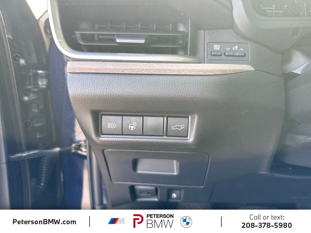 Used 2025  Toyota Limited image 28