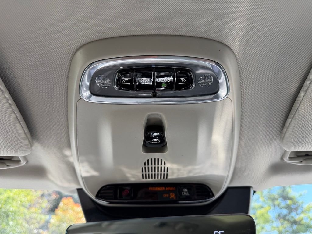 Used 2017 Bright Silver Metallic Volvo T6 Momentum image 29