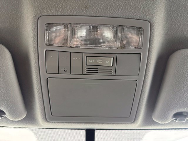 Used 2014 Silver Toyota LE image 13