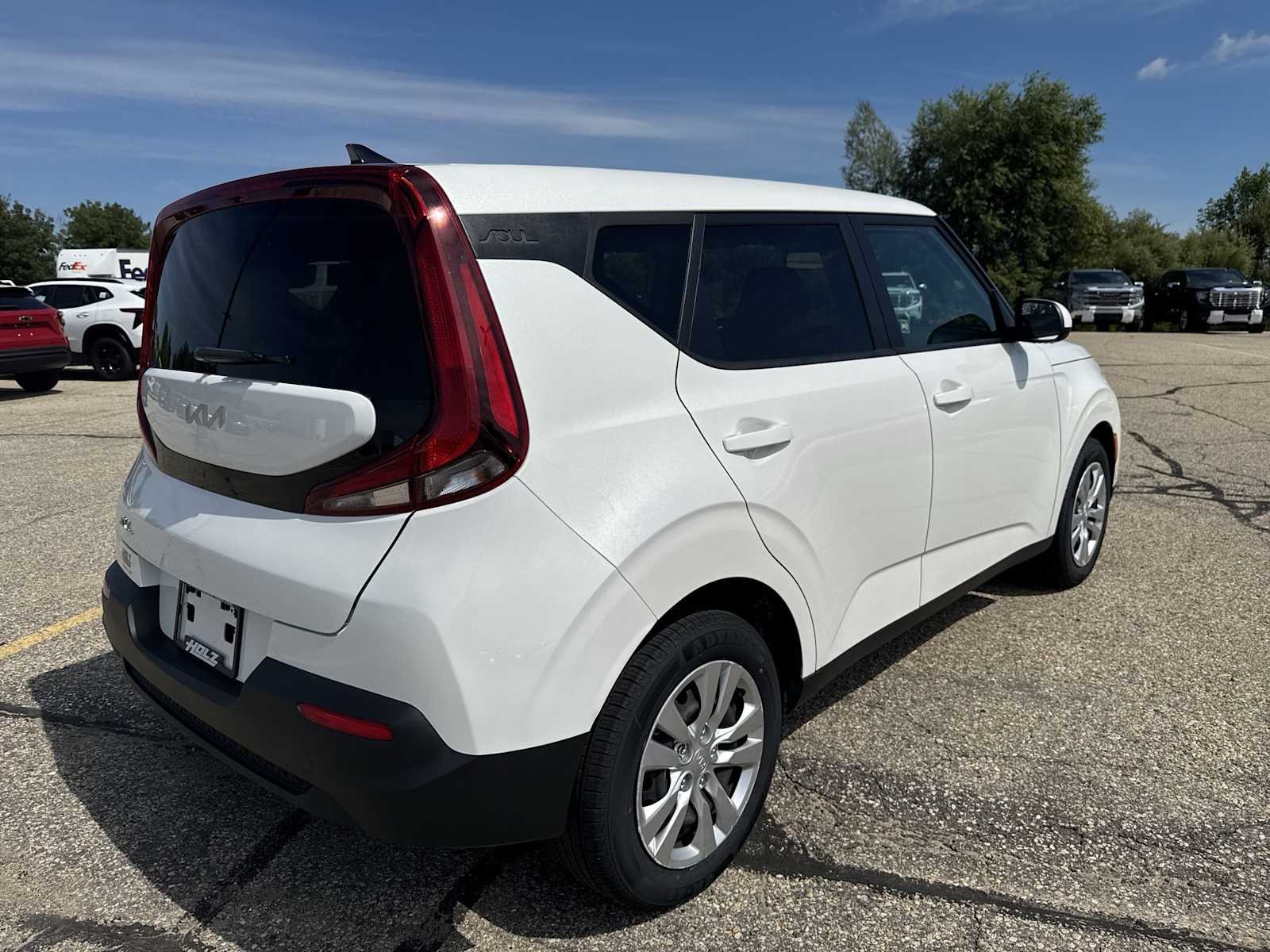 Used 2021 White Kia LX image 8