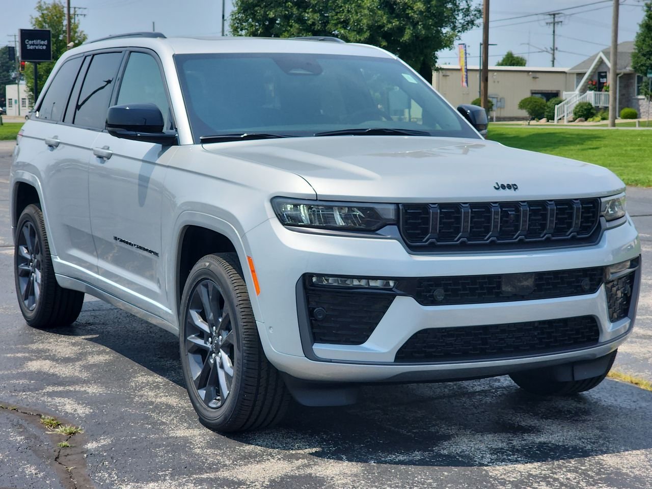 New 2026 Silver Jeep Limited Reserve image 1