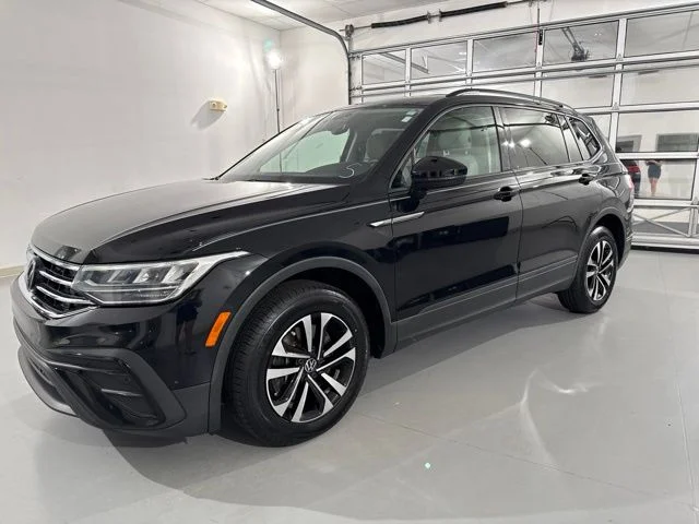 Used 2023  Volkswagen 2.0T S image 4