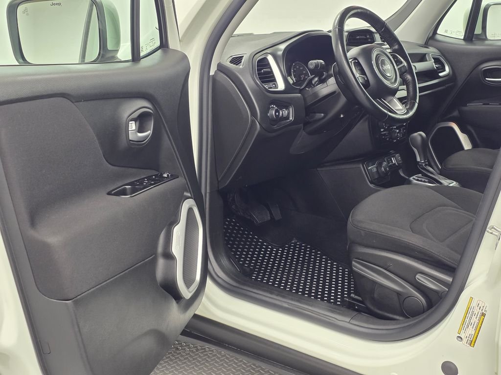 Used 2020 White Jeep Latitude image 27