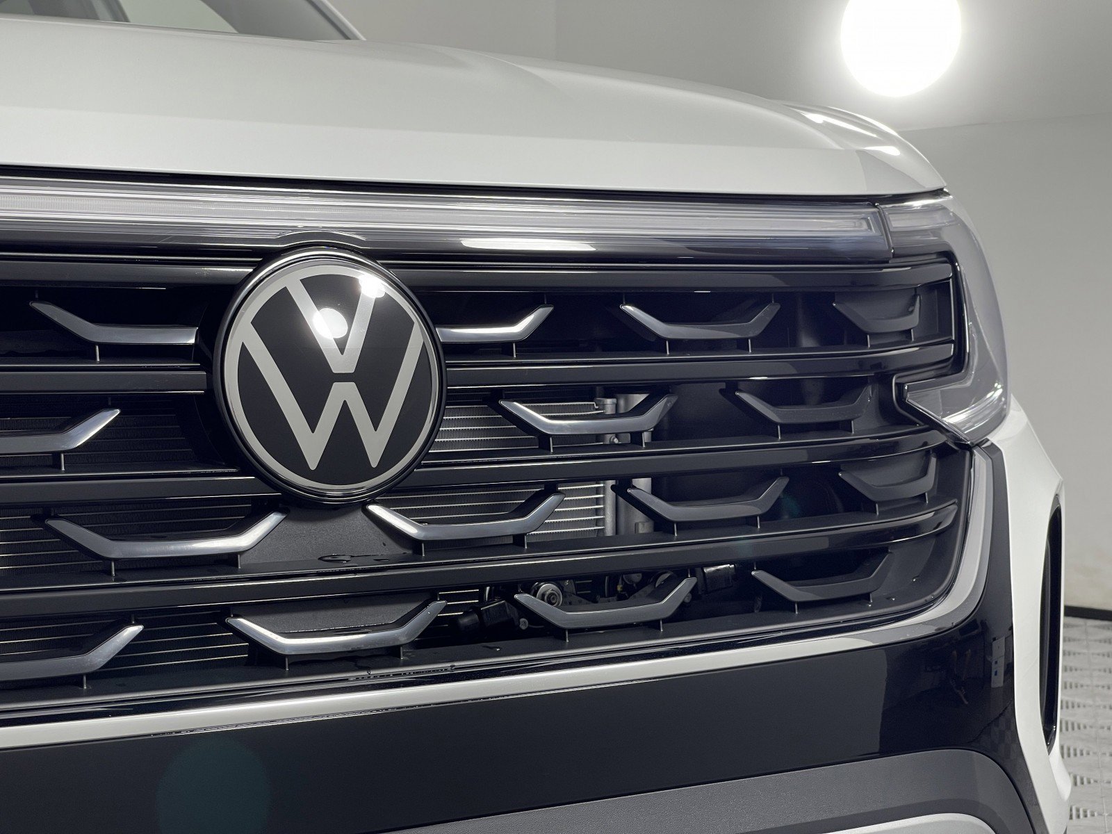 New 2026 Opal White Pearl Volkswagen 2.0T SE image 9