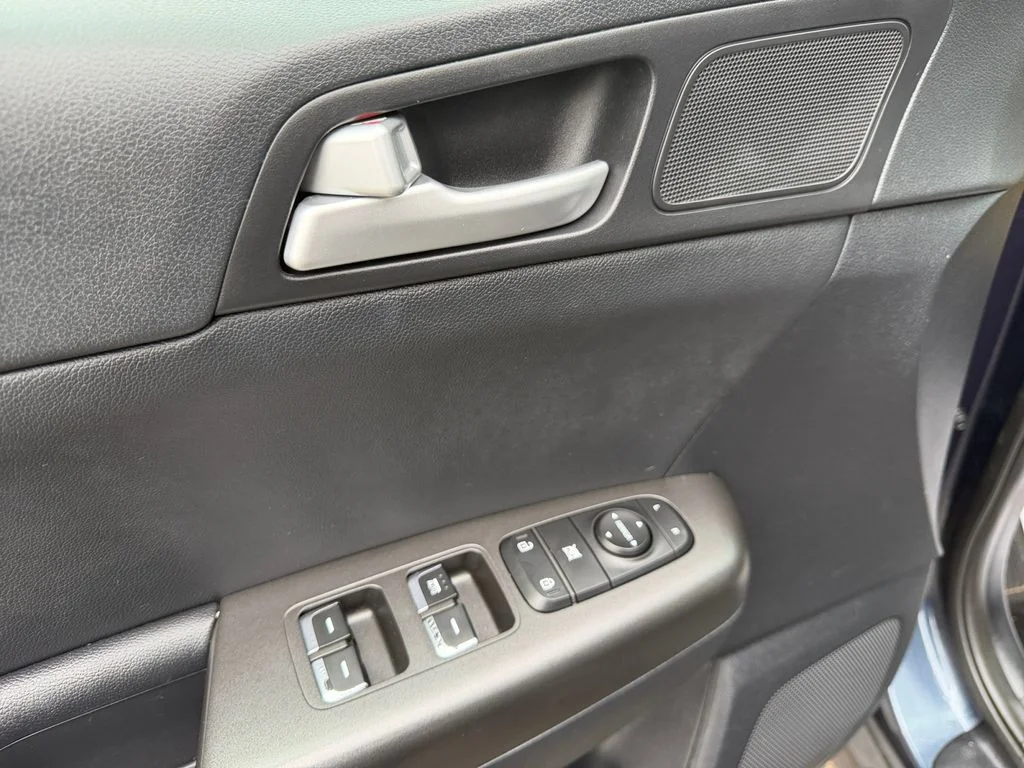 Used 2017 Blue Kia EX image 11