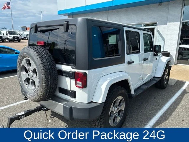 Used 2018 White Jeep Unlimited Sahara image 4