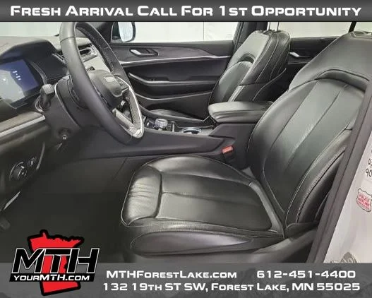 Certified Used 2024 White/off-white Jeep Limited image 3