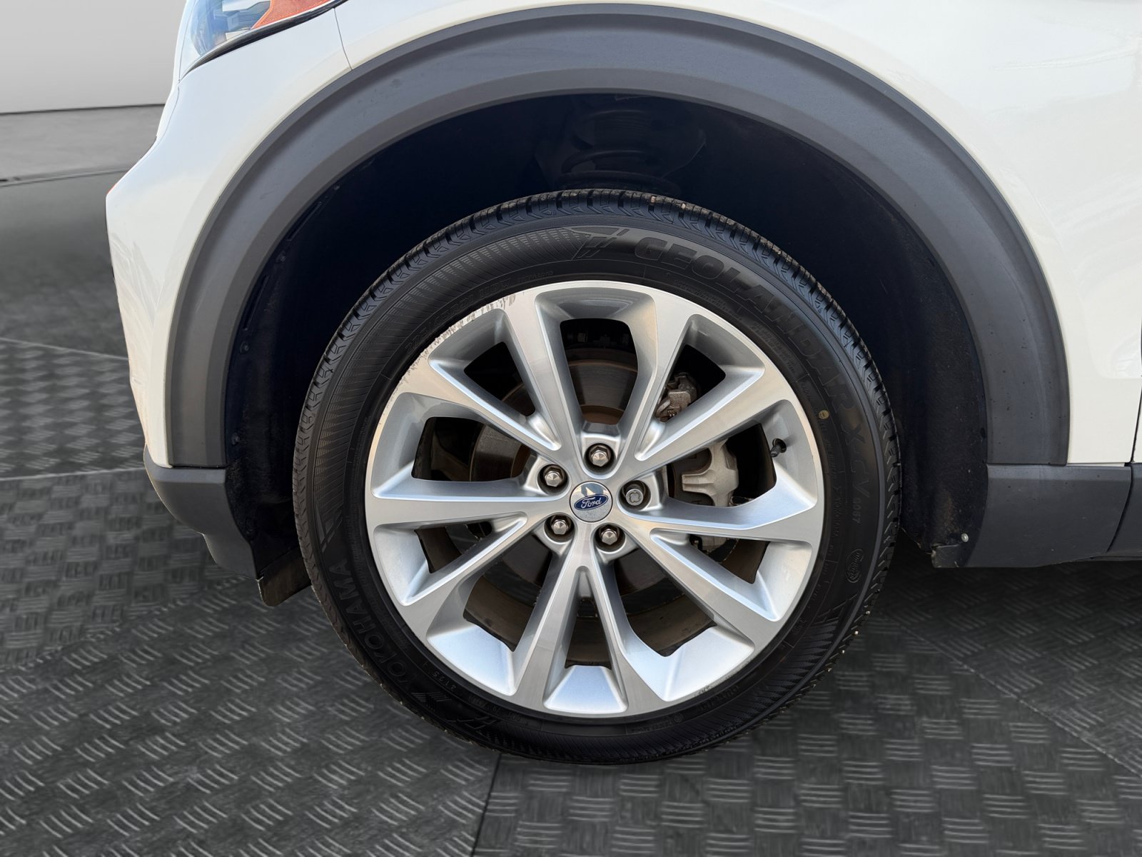 Used 2022 Star White Metallic Tri-Coat Ford Platinum image 9