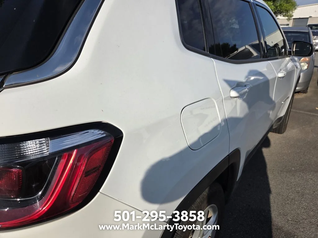 Used 2024 White Jeep Latitude image 7