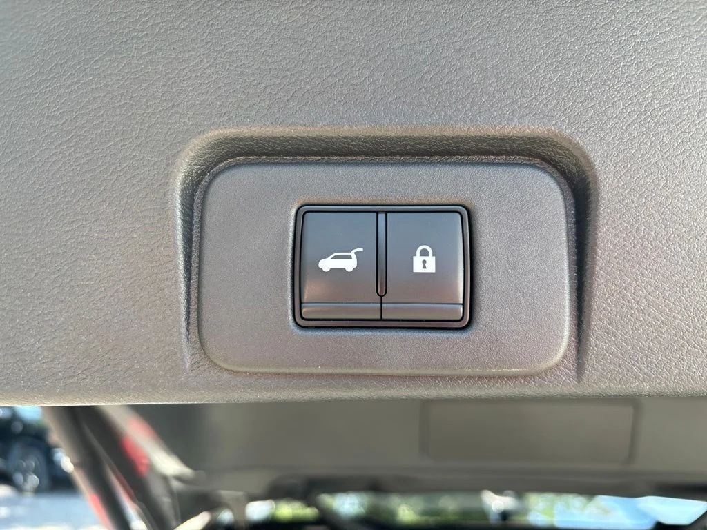 Used 2023 Gray Nissan Platinum image 15