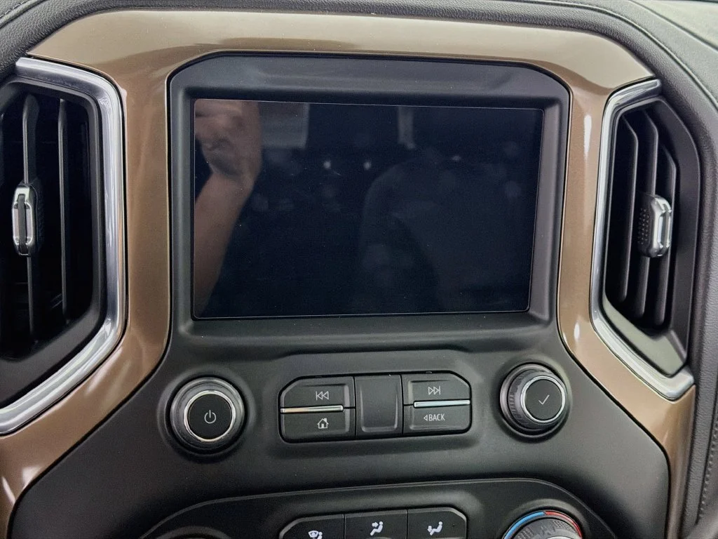 Used 2022 White Chevrolet High Country image 16