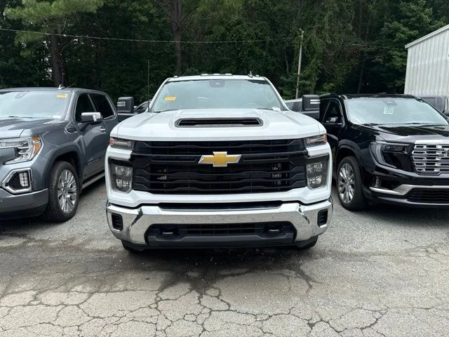 Used 2024 White Chevrolet Work Truck image 15
