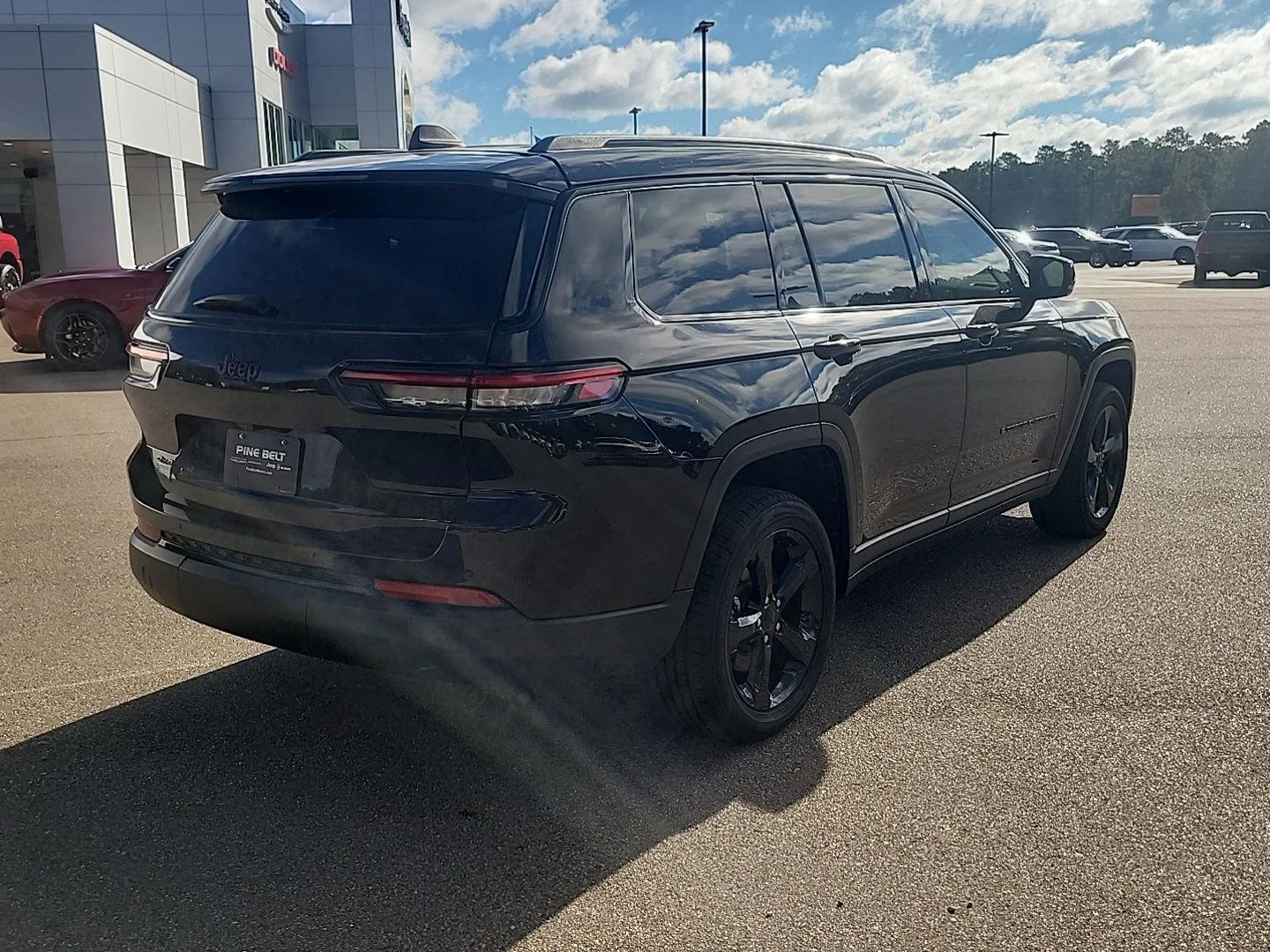 Used 2023 Silver Zynith Jeep Altitude image 17