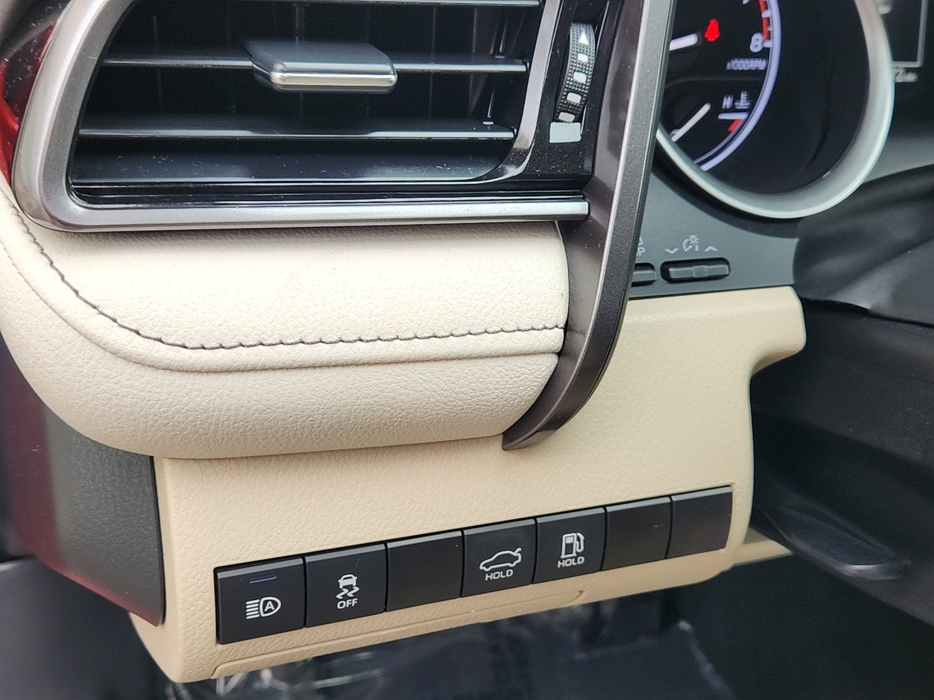 2023 Toyota Camry LE - Photo 12